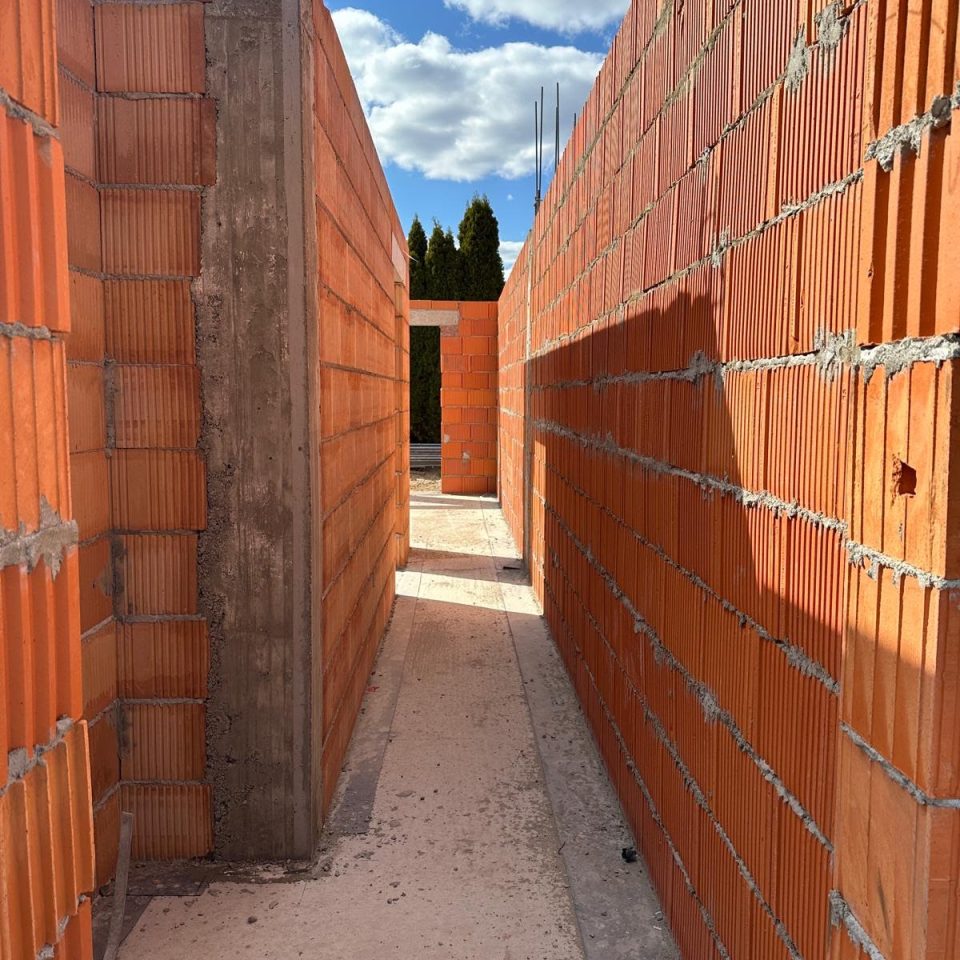 Ściany parteru z pustaków ceramicznych